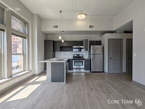 Building Photo - 1121 McGee St