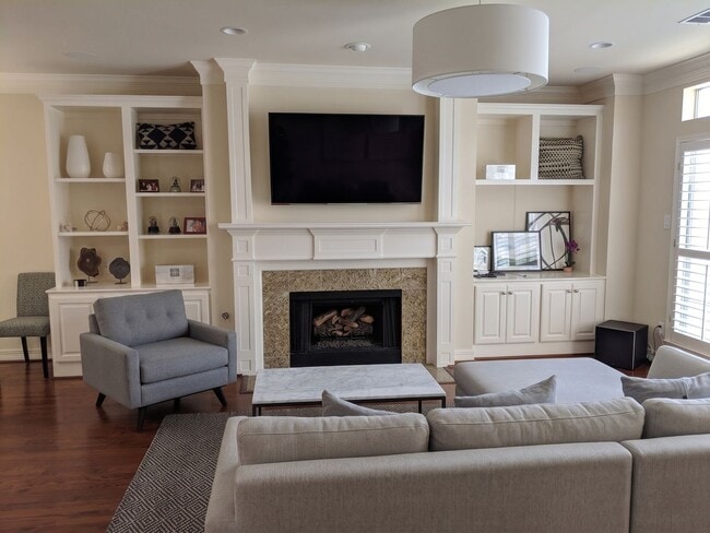 Photo - Centrally located 3 bed, 3.5 bath townhome in the heart of Oak Lawn