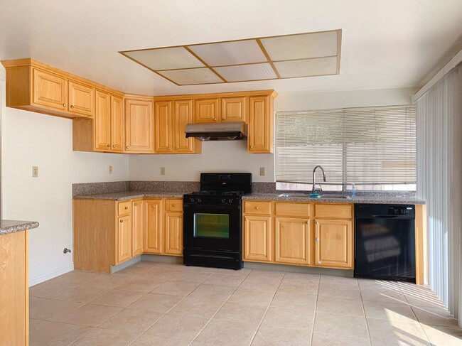 Foto del edificio - 2546 Cranberry Ln
