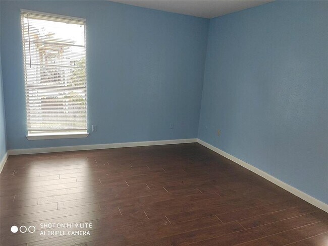 Building Photo - 9220 Bellwood Ln