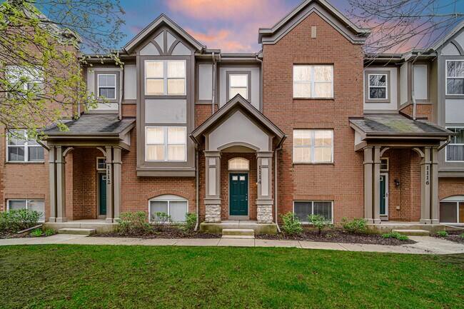 Foto del edificio - 1114 N Claremont Dr