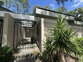 Building Photo - 7200 SW 8th Ave