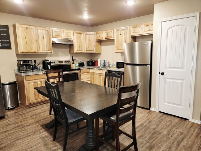 Foto del edificio - HALF OFF First Month!! Super cute 3/2/1 in...