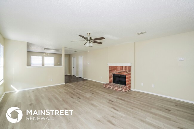 Building Photo - 16201 Blanco Ln
