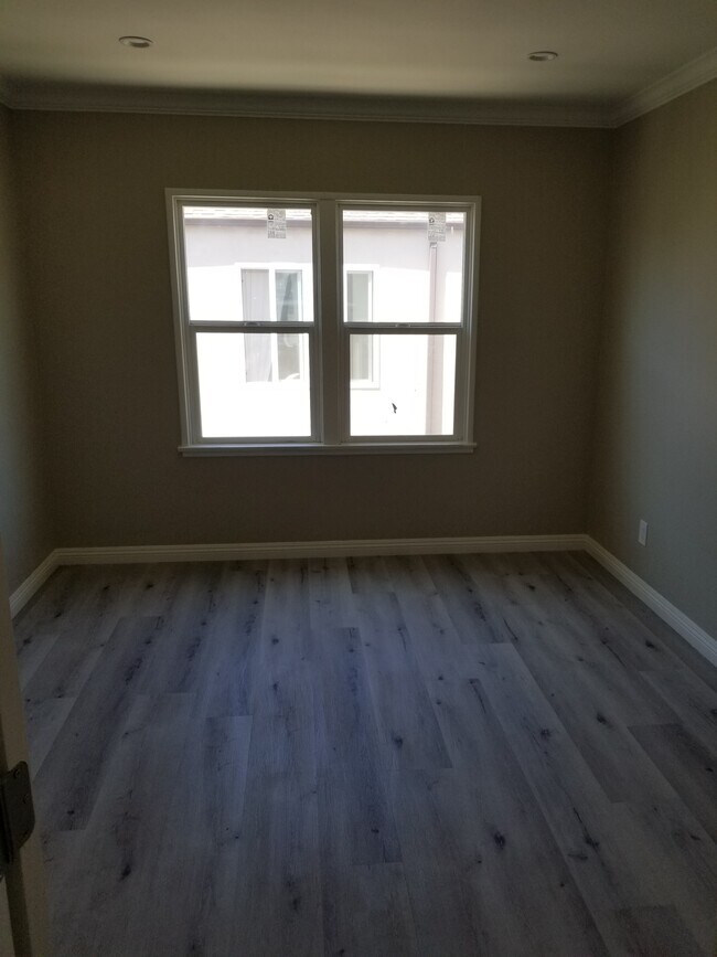 Foto del edificio - 210 W Elk Ave