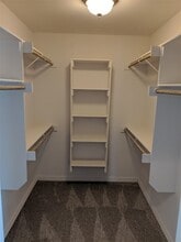 Building Photo - 3809 SW Mistletoe Ave