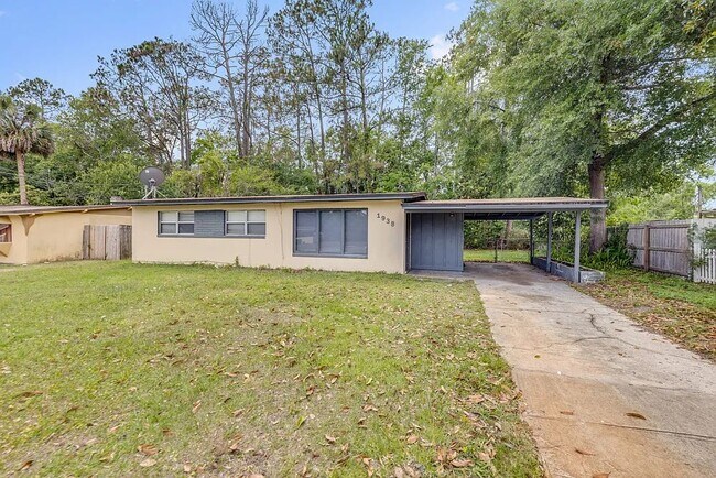 Building Photo - 1938 Monteau Drive