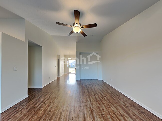 Building Photo - 826 Fieldstone Drive