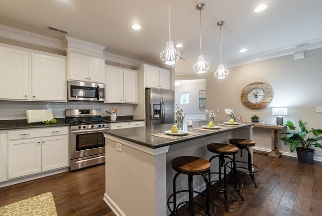 Building Photo - Available For Showing 7/13/26! Foxland Crossing Gem: 3BR, 2.5BA, SS Appliances, 1-Car Garage!