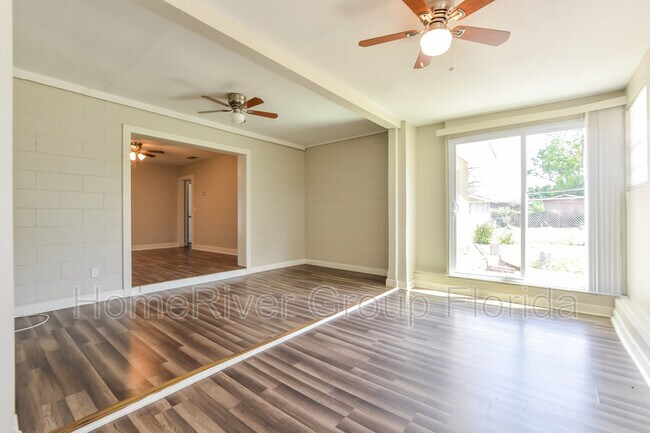 Foto del edificio - 4302 Meadowbrook Ave