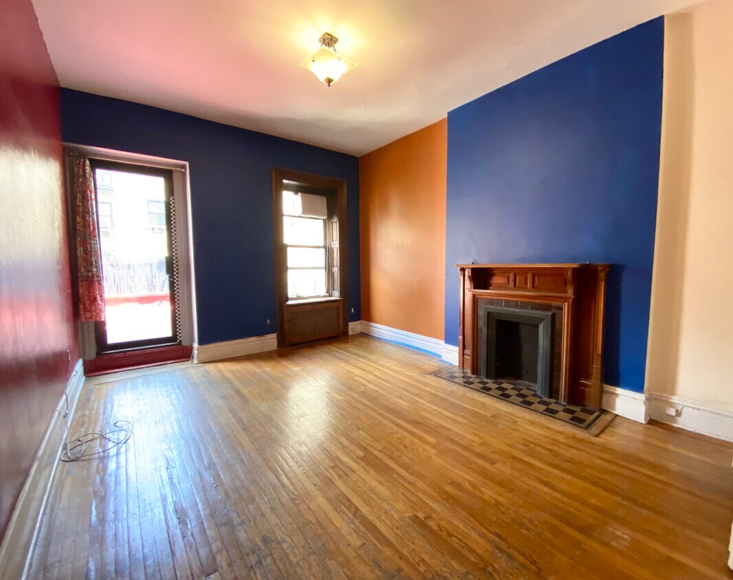 Primary Photo - 15 W 73rd St
