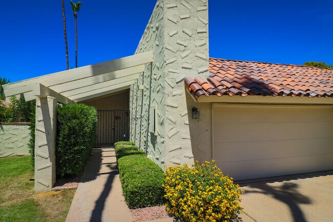 Foto del edificio - 5526 N 71st St