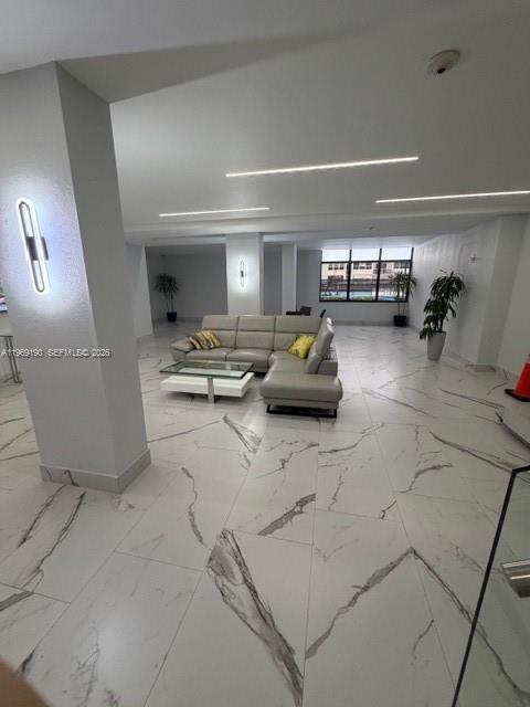 Foto del edificio - 1890 S Ocean Dr