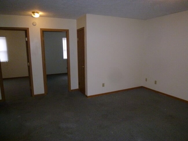 Building Photo - 2 Bedroom Duplex on North Side