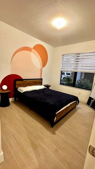 Foto del edificio - 5570 Quiet Lake Pl