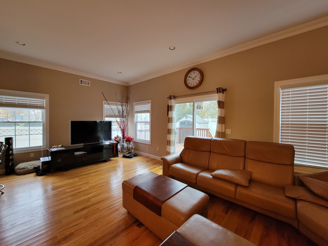 Living Room - 21 Spencer Pl