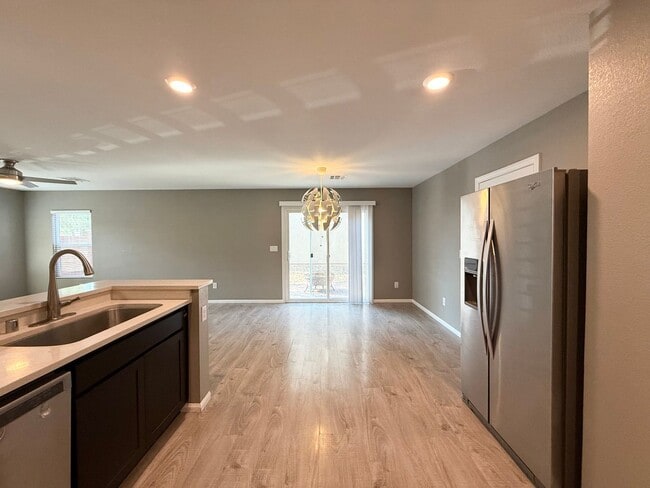 Building Photo - 3 BEDROOM 2 BATH HOME IN GATED COMMUNITY I...