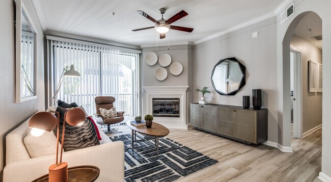 1BD, 1BA - 807SF - Living Room - The Vincent