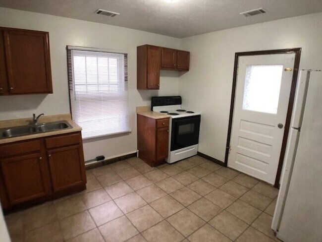 Foto del edificio - 3 Bedroom apartment in Niles!