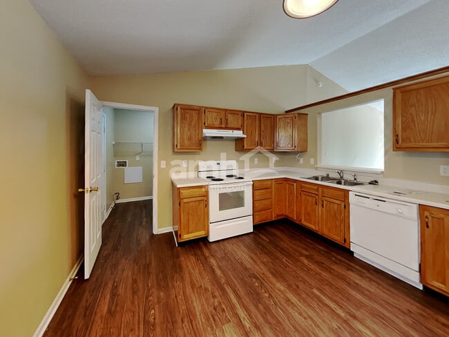 Foto del edificio - 950 Millbrook Dr