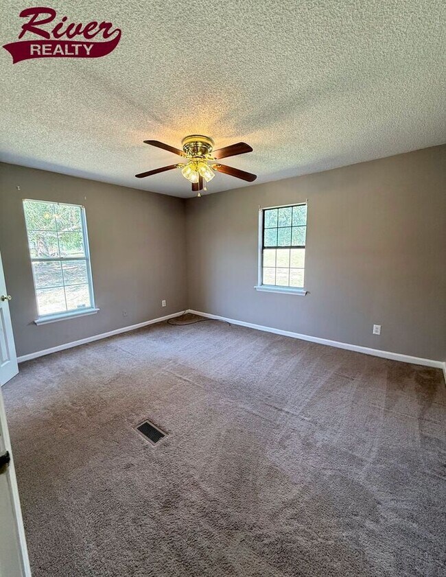 Foto del edificio - 5735 Deans Bridge Rd