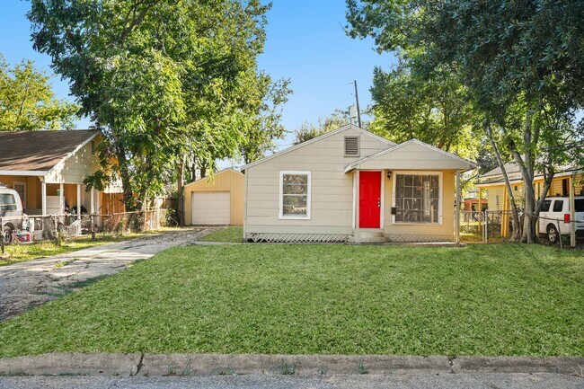 Foto del edificio - 203 W Hart Ave