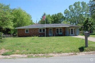 Building Photo - 412 Carolina Ave