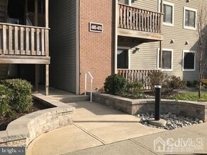 Building Photo - 4811 Ravens Crest Dr