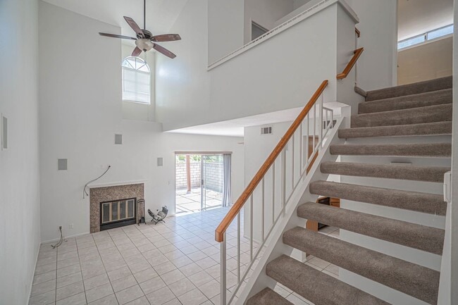 Building Photo - Mountain View Courtyards 3 Bedroom for Ren...