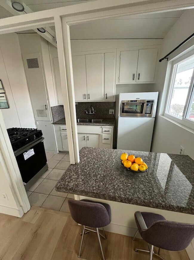 Building Photo - 25 Bennett Ave