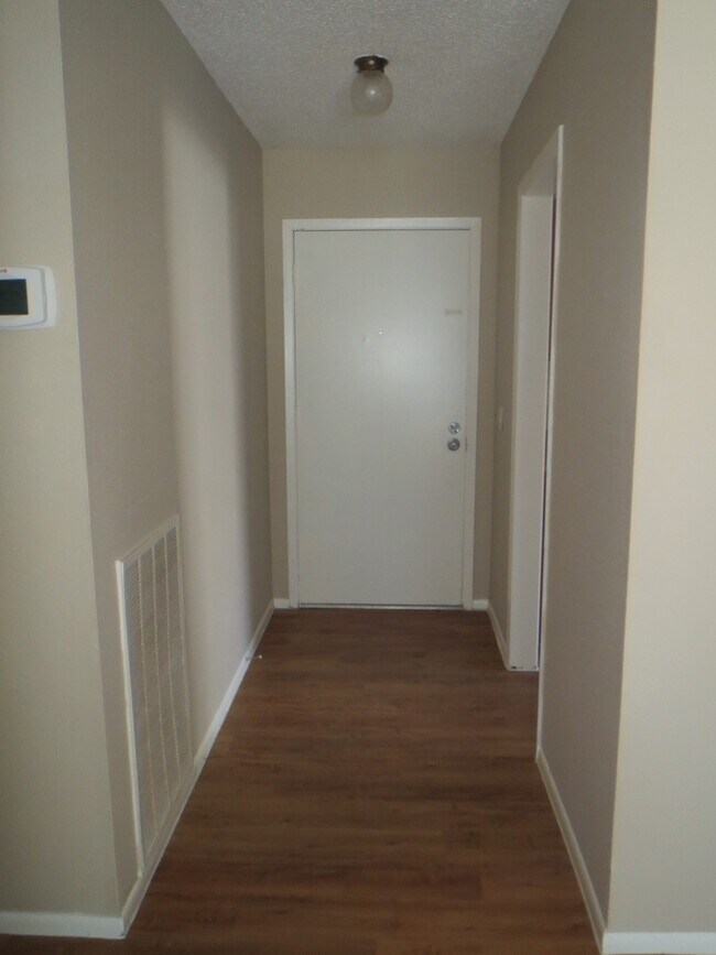 Photo - One Story / 3/2 Now Available in Valley Fo... House