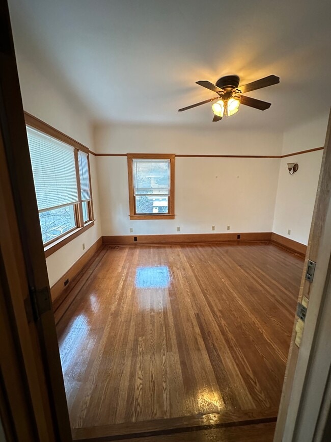 Building Photo - 2110 G St