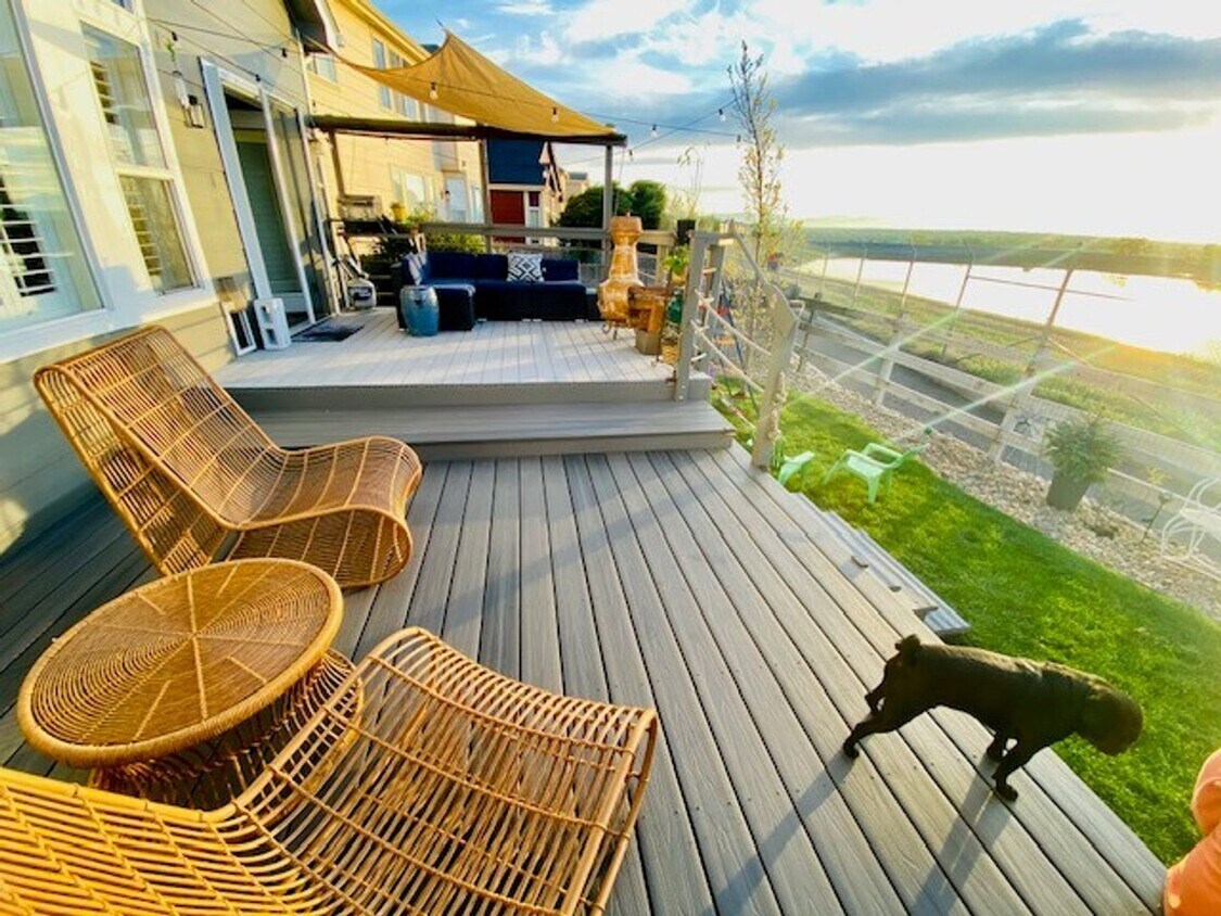 Primary Photo - Beautiful Furnished 3 Bedroom/2.5 Bathroom...