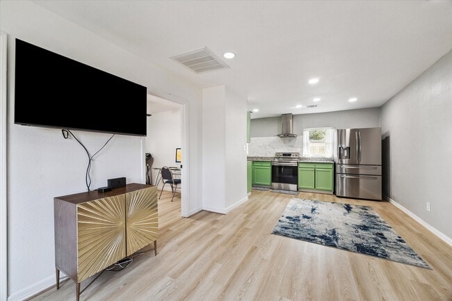 Foto del edificio - 716 E 40th St