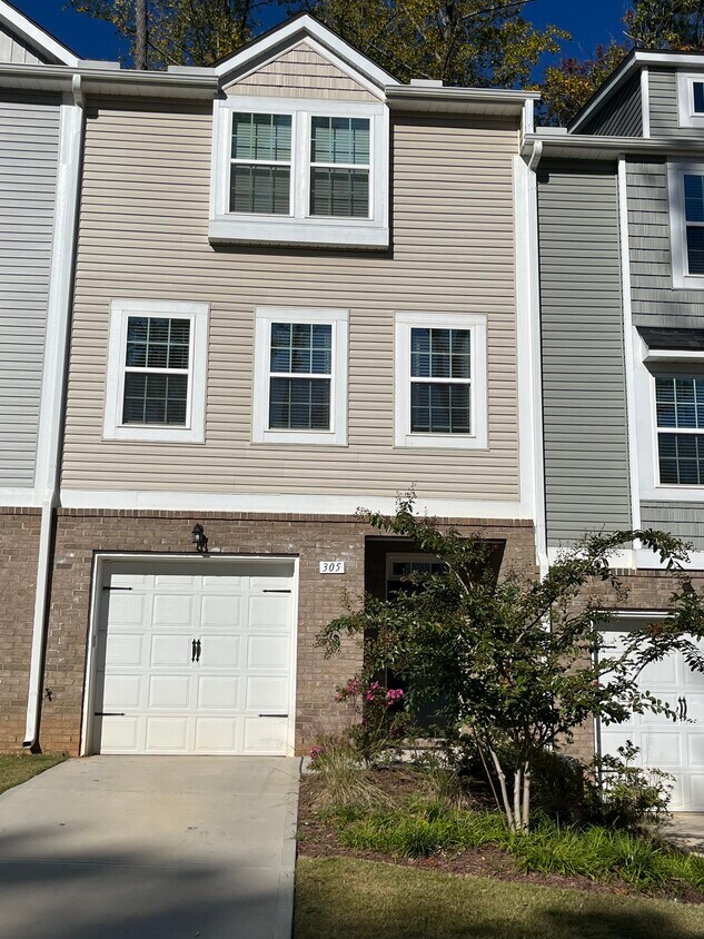 Primary Photo - 305 Page Square Dr