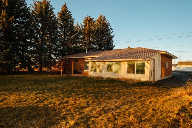 Building Photo - 284 N 45th E