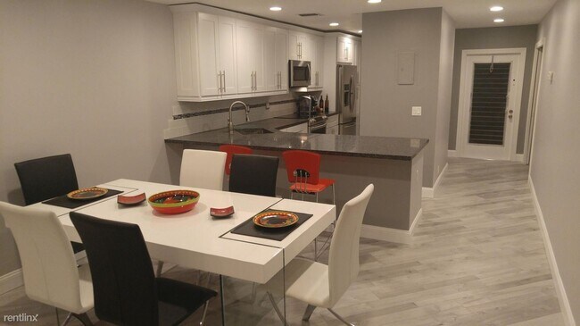 Foto del edificio - 2 br, 2.5 bath House - 1241 NW 18th Ave Ap...