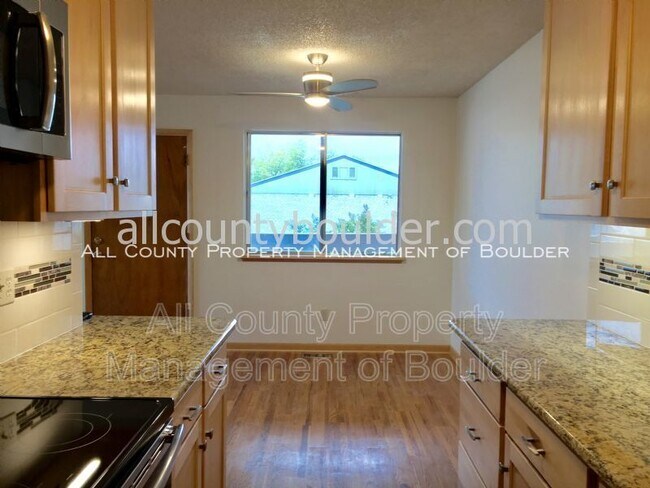 Building Photo - 4160 Monroe Dr