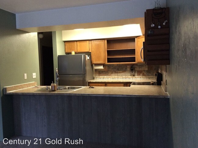 Foto del edificio - 3 br, 1.5 bath House - 451 E. 8th Ave