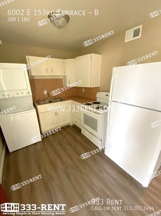 Foto del edificio - Lovely duplex ready for you to move right in!