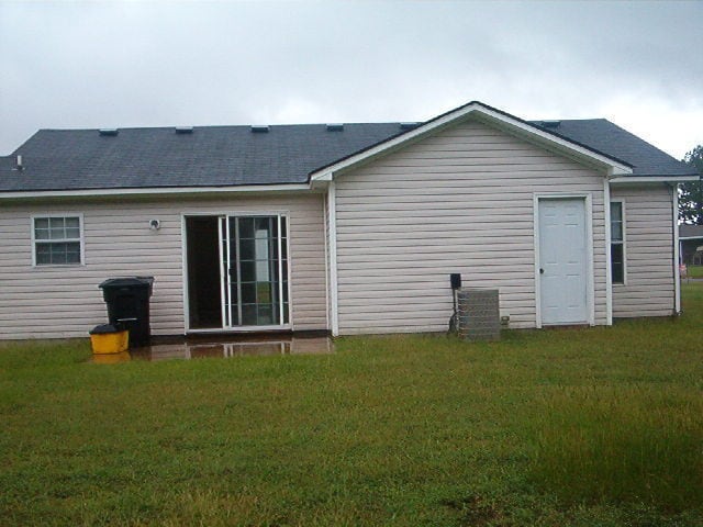 Building Photo - Beautiful Home with a Great Location In Town