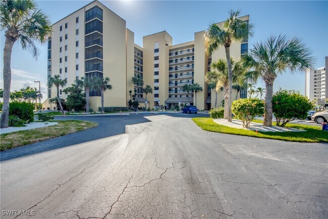 Foto del edificio - 400 Lenell Rd