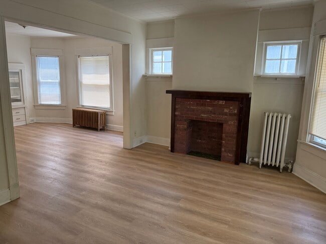 Foto del edificio - 2744 N Murray Ave