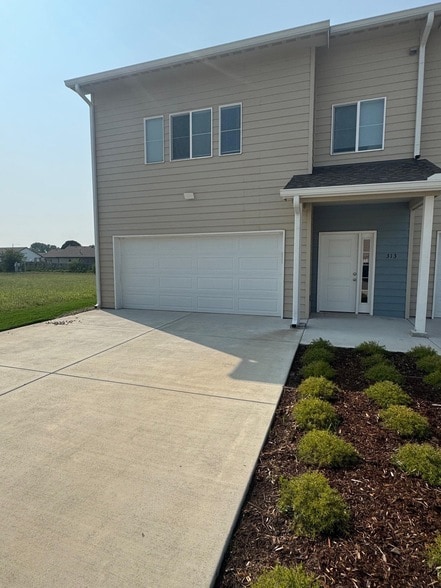 Building Photo - 313 Copper Tail Ln
