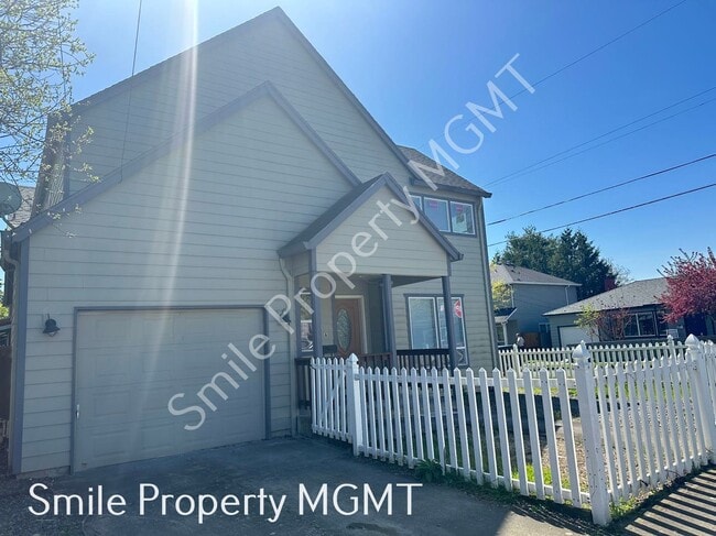 A beautiful 2-story townhouse attached with a single car garage! - A beautiful 2-story townhouse attached with a single car garage!