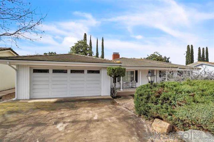 Foto principal - 17052 Bernardo Oaks Dr