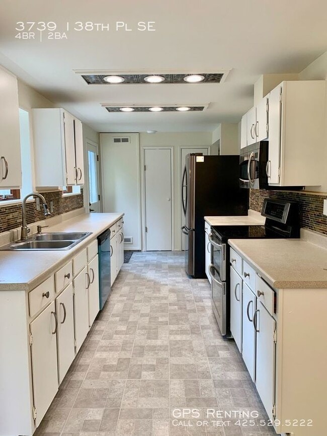 Building Photo - Bellevue 4bd Rambler Close to Factoria