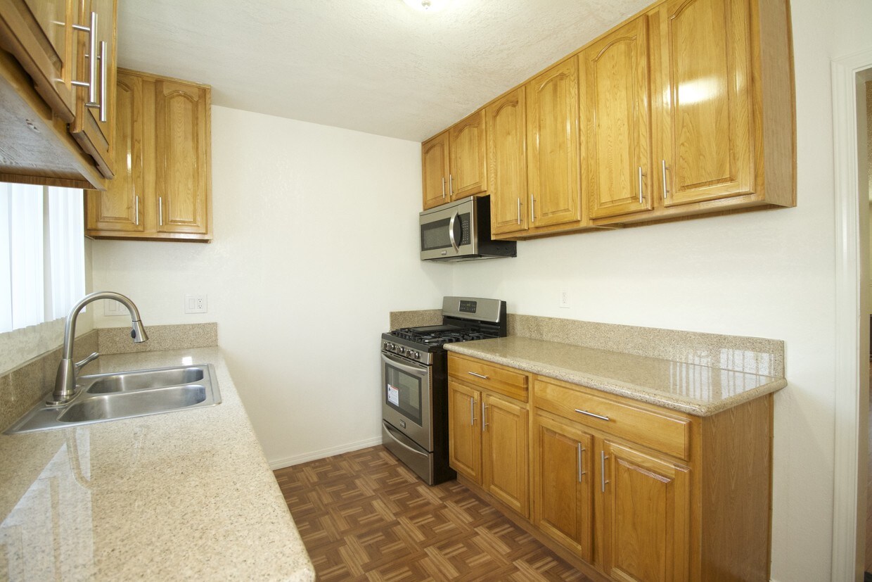 Primary Photo - 620 Marengo Ave