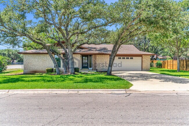 Building Photo - 101 Shady Oak Dr