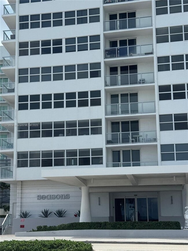 Building Photo - 209 N Fort Lauderdale Beach Blvd
